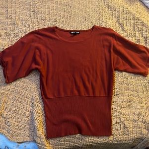 Woman’s Medium Cable&Gauge top